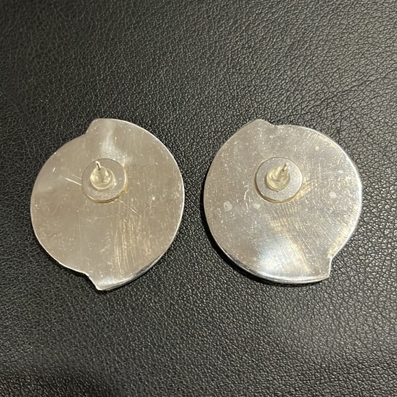 Multi colored shell earrings - Picture 2 of 2